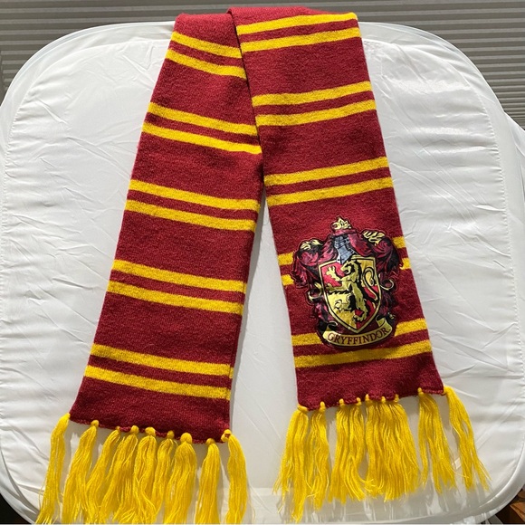 Harry Potter Gryffindor Scarf Licensed WB House Pride Cosplay Yellow Fringe - Picture 5 of 11